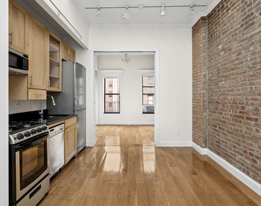 245 Mulberry St - Photo Thumbnail 4