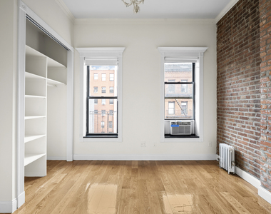245 Mulberry St - Photo Thumbnail 2
