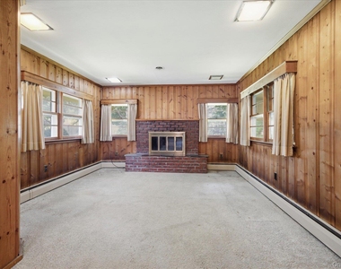 531 Surrey Place - Photo Thumbnail 9