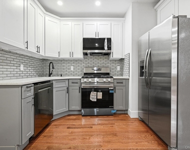 9210 104th Street - Photo Thumbnail 3