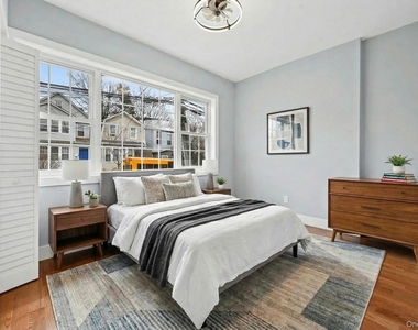 9210 104th Street - Photo Thumbnail 8