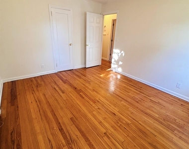 1526 Rhode Avenue - Photo Thumbnail 3