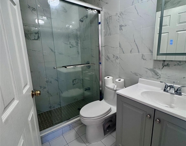 72-38 Calamus Avenue - Photo Thumbnail 6