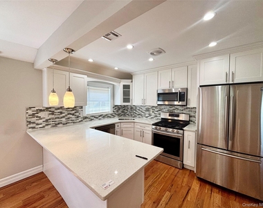 249-11 147th Road - Photo Thumbnail 5