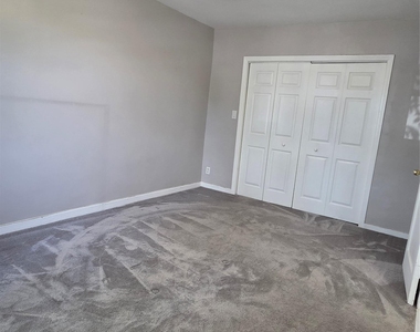 17 Winchester Avenue - Photo Thumbnail 7