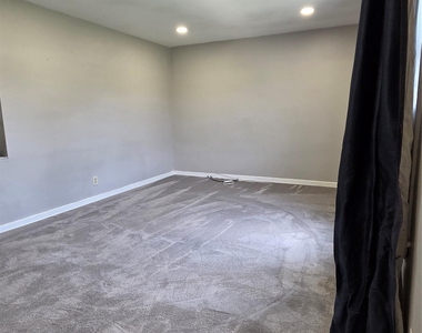 17 Winchester Avenue - Photo Thumbnail 6