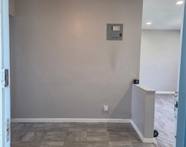 17 Winchester Avenue - Photo Thumbnail 1