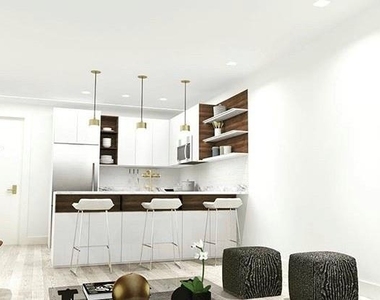 515 North Macquesten Parkway - Photo Thumbnail 7