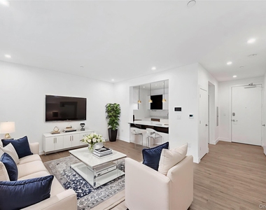 515 North Macquesten Parkway - Photo Thumbnail 4