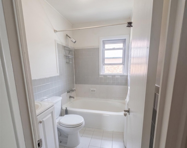 2711 Deerfield Road - Photo Thumbnail 6