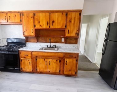 2711 Deerfield Road - Photo Thumbnail 2