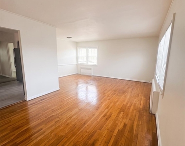 2711 Deerfield Road - Photo Thumbnail 9