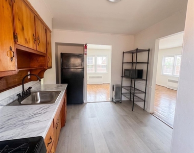 2711 Deerfield Road - Photo Thumbnail 10