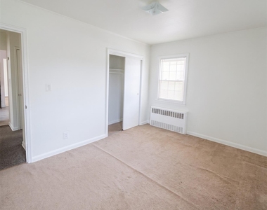 2711 Deerfield Road - Photo Thumbnail 8