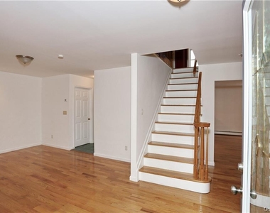 80 Old Quaker Hill Road - Photo Thumbnail 3