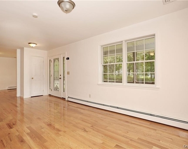 80 Old Quaker Hill Road - Photo Thumbnail 5