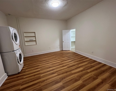78 Bayville Avenue - Photo Thumbnail 4