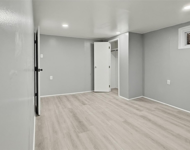 429 S 3rd Avenue - Photo Thumbnail 12