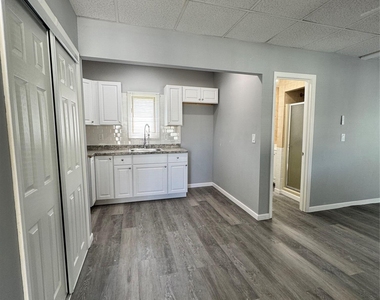20 W Academy Street - Photo Thumbnail 1