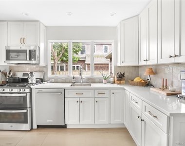 45 N Howells Point Road - Photo Thumbnail 4