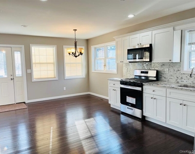 11 Grant Avenue - Photo Thumbnail 1