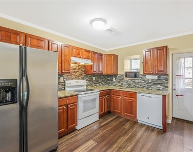 73 Cherry Avenue - Photo Thumbnail 10