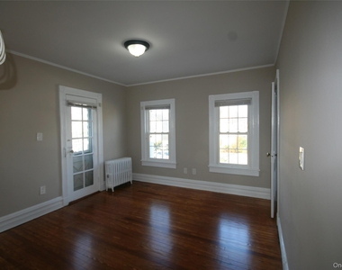 99 Centre Avenue - Photo Thumbnail 12