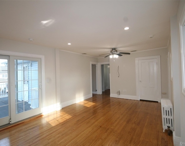 99 Centre Avenue - Photo Thumbnail 1
