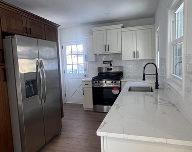 45 Abbott Drive - Photo Thumbnail 3