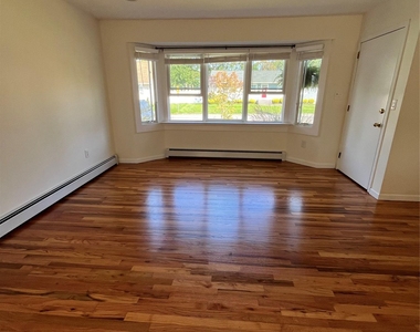 338 Carnation Road - Photo Thumbnail 13