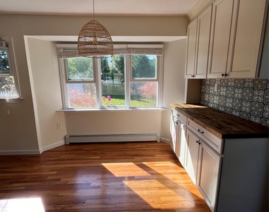 338 Carnation Road - Photo Thumbnail 11