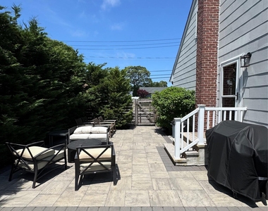 338 Carnation Road - Photo Thumbnail 9