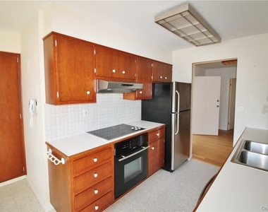 248 West Lake Boulevard - Photo Thumbnail 14
