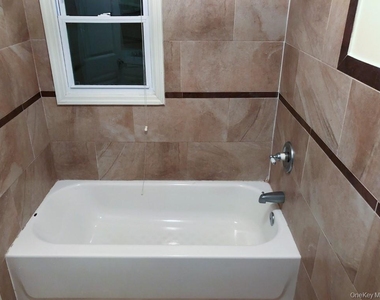 122 Combs Avenue - Photo Thumbnail 8