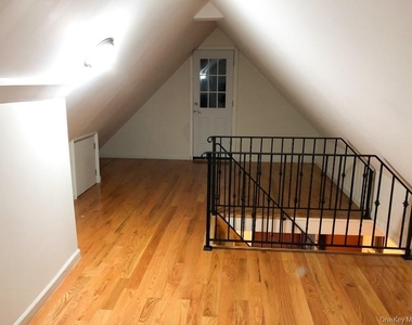 122 Combs Avenue - Photo Thumbnail 9