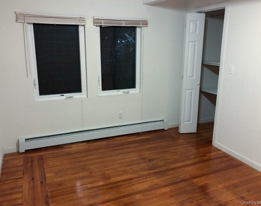 122 Combs Avenue - Photo Thumbnail 6