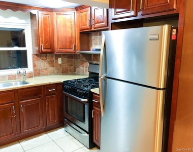 122 Combs Avenue - Photo Thumbnail 3