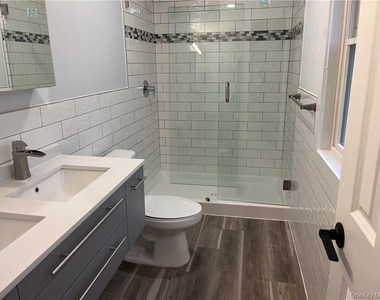 195 Park Avenue - Photo Thumbnail 15