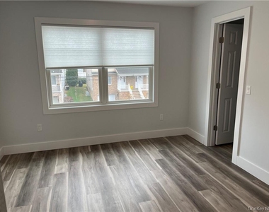 195 Park Avenue - Photo Thumbnail 17