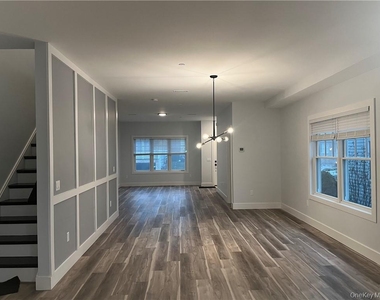 195 Park Avenue - Photo Thumbnail 5