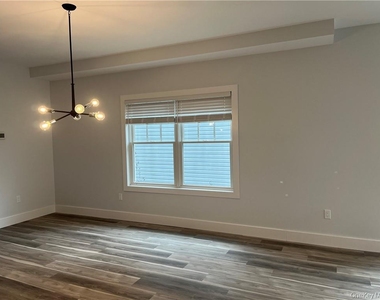 195 Park Avenue - Photo Thumbnail 4