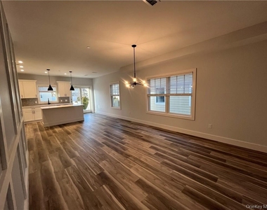 195 Park Avenue - Photo Thumbnail 8