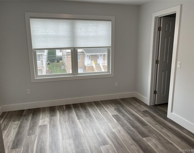 195 Park Avenue - Photo Thumbnail 16