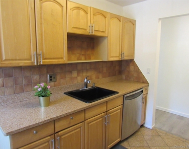 7 N James Street - Photo Thumbnail 6