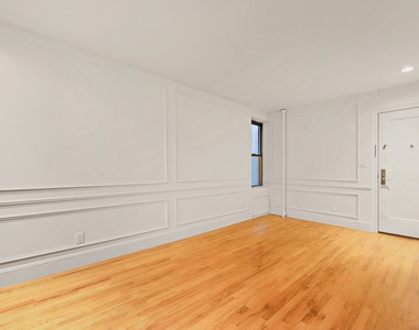 East 70th Street - Photo Thumbnail 5