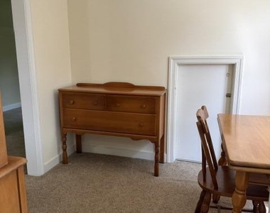 1366 Helderberg Avenue - Photo Thumbnail 9