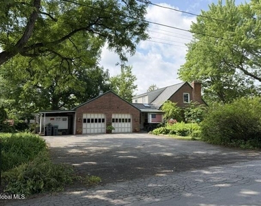 1366 Helderberg Avenue - Photo Thumbnail 15