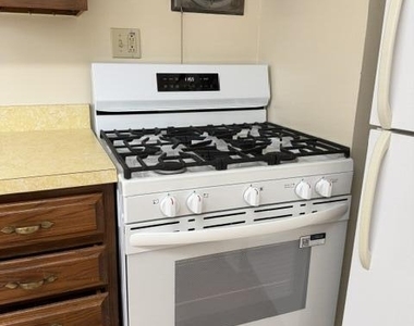 1366 Helderberg Avenue - Photo Thumbnail 6