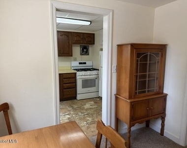 1366 Helderberg Avenue - Photo Thumbnail 7