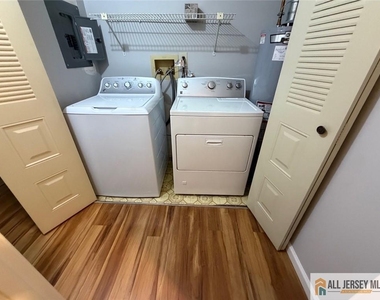601 Sunshine Court - Photo Thumbnail 9
